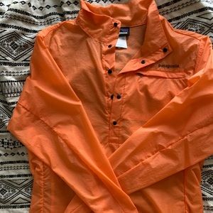 Patagonia women’s water wicking pull over